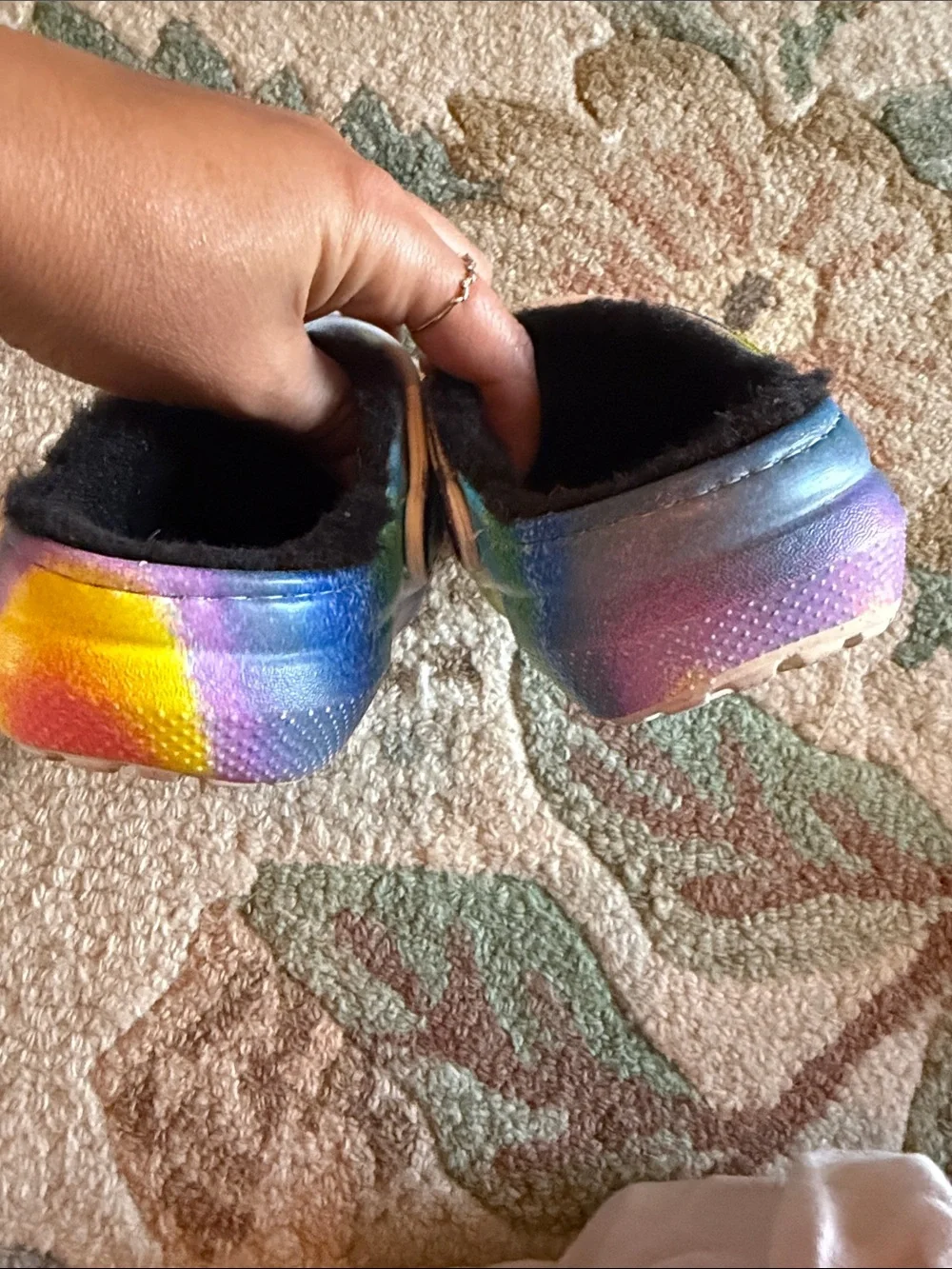CROCS Kids Rainbow Tie-Dye Fuzzy Lined Clog